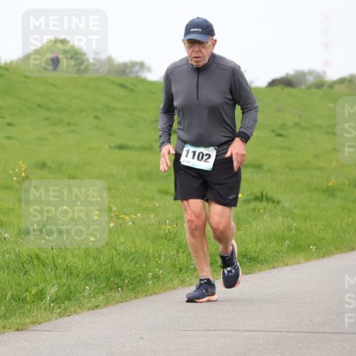 04.05.2025 - 8. Wedeler Halbmarathon Lena Gebhardt http://msf.ph/oto/7836377 04.05.2025 11:30:40 Laufen 1102 meine-sportfotos.de