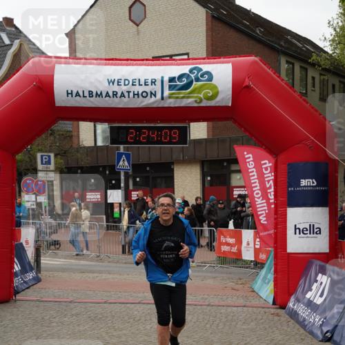 04.05.2025 - 8. Wedeler Halbmarathon Felixshl http://msf.ph/oto/7836440 04.05.2025 12:24:06 Ziel 239 meine-sportfotos.de