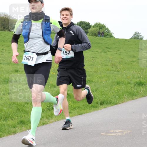 04.05.2025 - 8. Wedeler Halbmarathon Lena Gebhardt http://msf.ph/oto/7836488 04.05.2025 11:31:01 Laufen 1001, 152, 87 meine-sportfotos.de