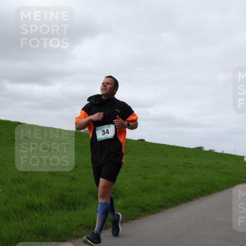04.05.2025 - 8. Wedeler Halbmarathon Yannick Fuchs http://msf.ph/oto/7836493 04.05.2025 11:45:36 Laufen 34 meine-sportfotos.de