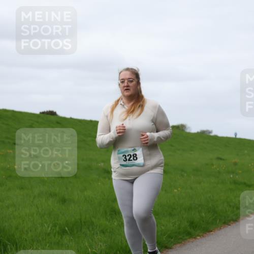 04.05.2025 - 8. Wedeler Halbmarathon Yannick Fuchs http://msf.ph/oto/7836538 04.05.2025 11:45:40 Laufen 328, 345 meine-sportfotos.de