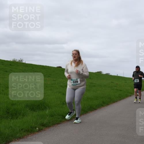 04.05.2025 - 8. Wedeler Halbmarathon Yannick Fuchs http://msf.ph/oto/7836543 04.05.2025 11:45:40 Laufen 328, 345 meine-sportfotos.de