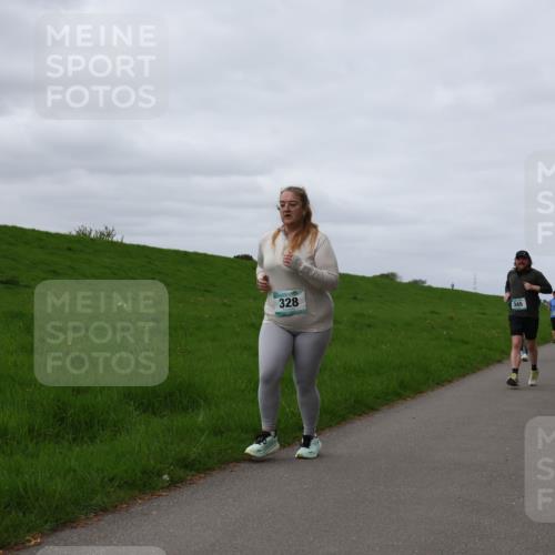 04.05.2025 - 8. Wedeler Halbmarathon Yannick Fuchs http://msf.ph/oto/7836549 04.05.2025 11:45:41 Laufen 328, 345 meine-sportfotos.de