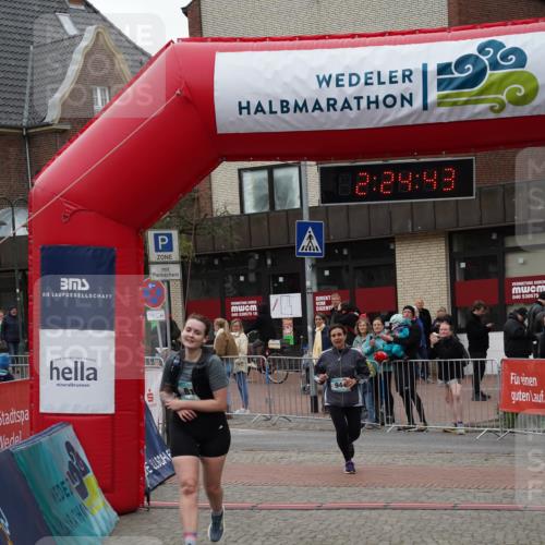 04.05.2025 - 8. Wedeler Halbmarathon Felixshl http://msf.ph/oto/7836557 04.05.2025 12:24:41 Ziel 619, 944 meine-sportfotos.de