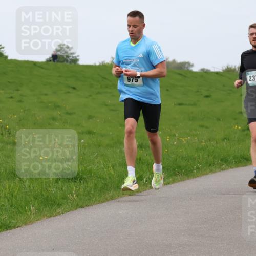04.05.2025 - 8. Wedeler Halbmarathon Lena Gebhardt http://msf.ph/oto/7836561 04.05.2025 11:31:18 Laufen 2024, 975, 237 meine-sportfotos.de