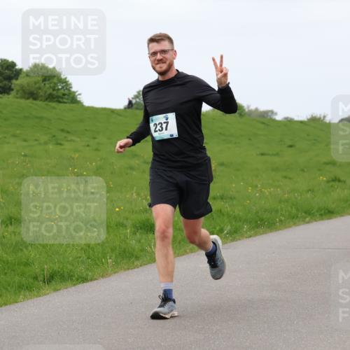 04.05.2025 - 8. Wedeler Halbmarathon Lena Gebhardt http://msf.ph/oto/7836565 04.05.2025 11:31:20 Laufen 237 meine-sportfotos.de
