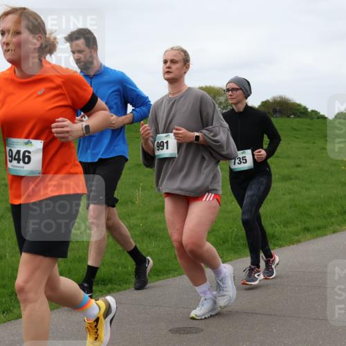 04.05.2025 - 8. Wedeler Halbmarathon Lena Gebhardt http://msf.ph/oto/7836615 04.05.2025 11:31:35 Laufen 946, 991, 735 meine-sportfotos.de