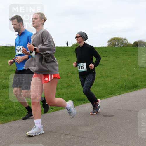 04.05.2025 - 8. Wedeler Halbmarathon Lena Gebhardt http://msf.ph/oto/7836628 04.05.2025 11:31:35 Laufen 990, 991, 735 meine-sportfotos.de