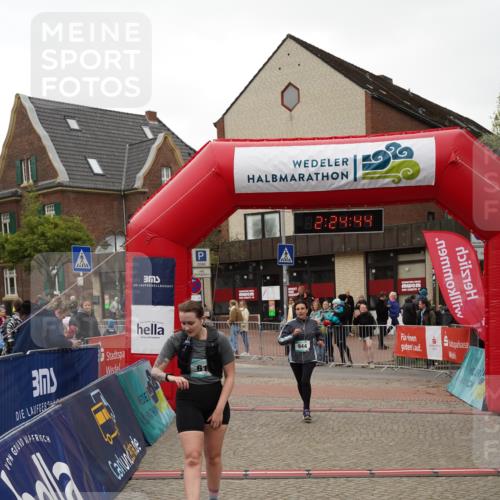 04.05.2025 - 8. Wedeler Halbmarathon Felixshl http://msf.ph/oto/7836637 04.05.2025 12:24:42 Ziel 619, 944 meine-sportfotos.de