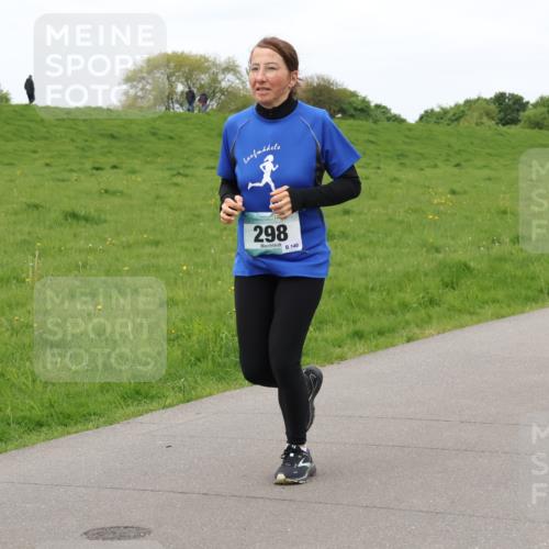 04.05.2025 - 8. Wedeler Halbmarathon Lena Gebhardt http://msf.ph/oto/7836707 04.05.2025 11:31:44 Laufen 298, 140 meine-sportfotos.de