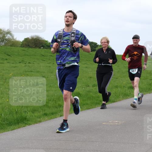 04.05.2025 - 8. Wedeler Halbmarathon Lena Gebhardt http://msf.ph/oto/7836725 04.05.2025 11:31:46 Laufen 527, 314, 38, 365 meine-sportfotos.de