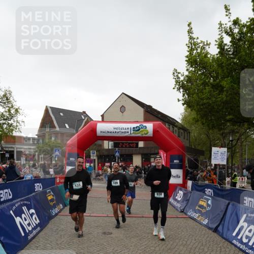 04.05.2025 - 8. Wedeler Halbmarathon Felixshl http://msf.ph/oto/7836783 04.05.2025 12:25:47 Ziel 41, 129, 133, 938 meine-sportfotos.de