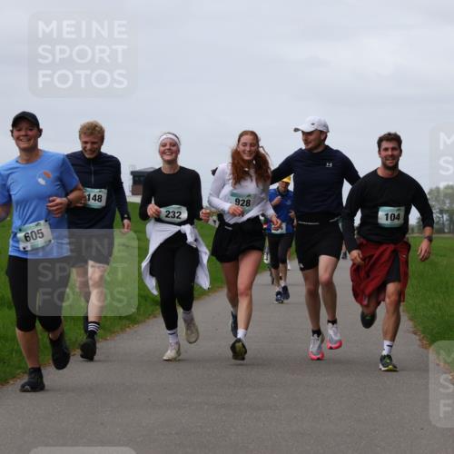 04.05.2025 - 8. Wedeler Halbmarathon Yannick Fuchs http://msf.ph/oto/7836805 04.05.2025 11:45:47 Laufen 148, 605, 232, 928, 104 meine-sportfotos.de