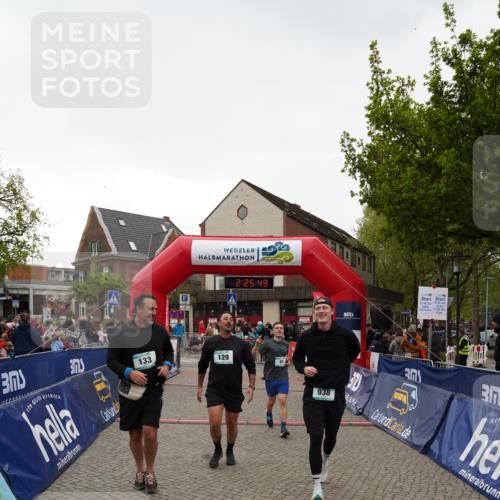 04.05.2025 - 8. Wedeler Halbmarathon Felixshl http://msf.ph/oto/7836822 04.05.2025 12:25:47 Ziel 41, 129, 133, 938 meine-sportfotos.de