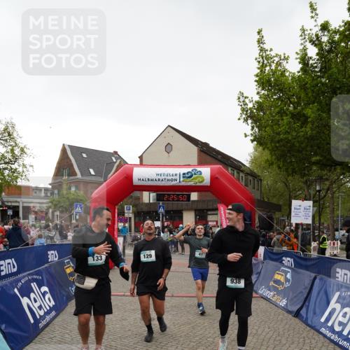 04.05.2025 - 8. Wedeler Halbmarathon Felixshl http://msf.ph/oto/7836847 04.05.2025 12:25:48 Ziel 41, 129, 133, 938 meine-sportfotos.de