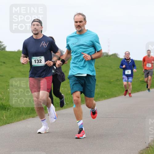 04.05.2025 - 8. Wedeler Halbmarathon Lena Gebhardt http://msf.ph/oto/7836886 04.05.2025 11:32:16 Laufen 132, 39, 302 meine-sportfotos.de