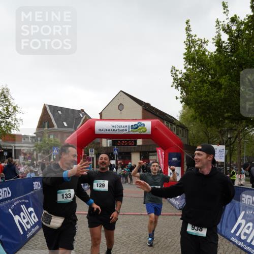 04.05.2025 - 8. Wedeler Halbmarathon Felixshl http://msf.ph/oto/7836903 04.05.2025 12:25:48 Ziel 41, 129, 133, 938 meine-sportfotos.de