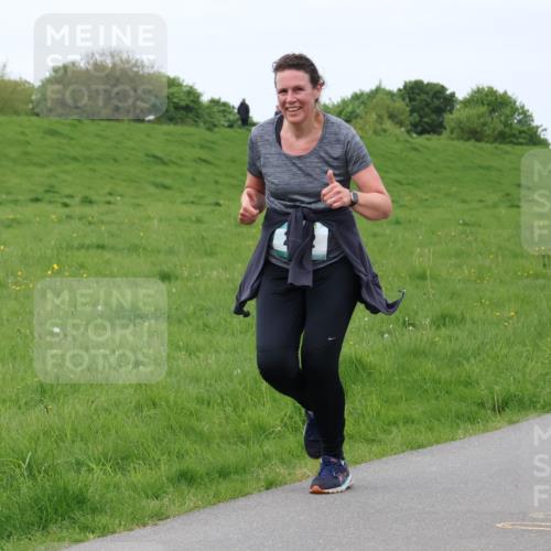04.05.2025 - 8. Wedeler Halbmarathon Lena Gebhardt http://msf.ph/oto/7836927 04.05.2025 11:32:20 Laufen  meine-sportfotos.de