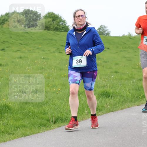 04.05.2025 - 8. Wedeler Halbmarathon Lena Gebhardt http://msf.ph/oto/7836954 04.05.2025 11:32:23 Laufen 39, 302 meine-sportfotos.de