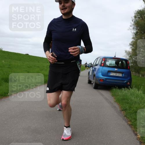 04.05.2025 - 8. Wedeler Halbmarathon Yannick Fuchs http://msf.ph/oto/7837028 04.05.2025 11:45:54 Laufen 103 meine-sportfotos.de