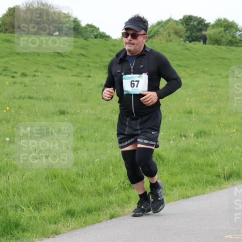 04.05.2025 - 8. Wedeler Halbmarathon Lena Gebhardt http://msf.ph/oto/7837047 04.05.2025 11:32:42 Laufen 67 meine-sportfotos.de