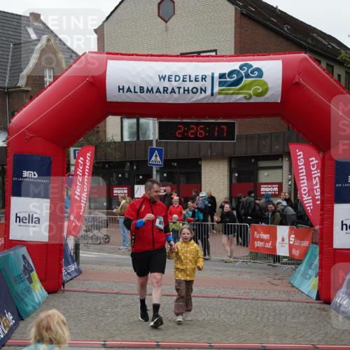 04.05.2025 - 8. Wedeler Halbmarathon Felixshl http://msf.ph/oto/7837051 04.05.2025 12:26:15 Ziel 891 meine-sportfotos.de