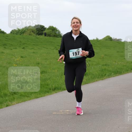 04.05.2025 - 8. Wedeler Halbmarathon Lena Gebhardt http://msf.ph/oto/7837058 04.05.2025 11:32:43 Laufen 157 meine-sportfotos.de