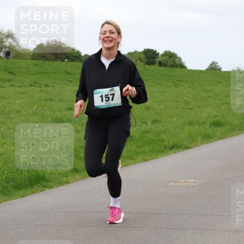 04.05.2025 - 8. Wedeler Halbmarathon Lena Gebhardt http://msf.ph/oto/7837070 04.05.2025 11:32:43 Laufen 157 meine-sportfotos.de