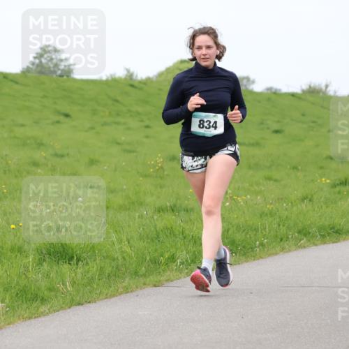 04.05.2025 - 8. Wedeler Halbmarathon Lena Gebhardt http://msf.ph/oto/7837080 04.05.2025 11:32:52 Laufen 834 meine-sportfotos.de