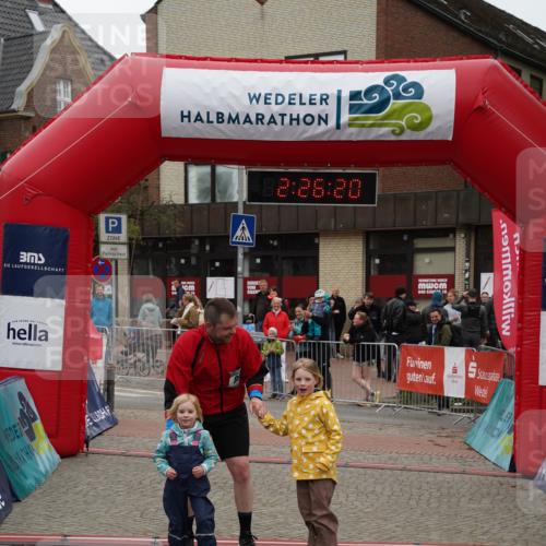 04.05.2025 - 8. Wedeler Halbmarathon Felixshl http://msf.ph/oto/7837092 04.05.2025 12:26:18 Ziel 891 meine-sportfotos.de