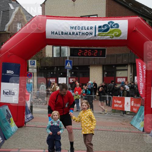 04.05.2025 - 8. Wedeler Halbmarathon Felixshl http://msf.ph/oto/7837104 04.05.2025 12:26:18 Ziel 891 meine-sportfotos.de