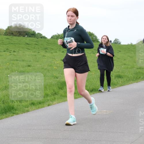 04.05.2025 - 8. Wedeler Halbmarathon Lena Gebhardt http://msf.ph/oto/7837111 04.05.2025 11:33:08 Laufen 116 meine-sportfotos.de