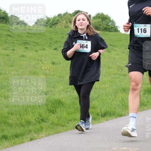 04.05.2025 - 8. Wedeler Halbmarathon Lena Gebhardt http://msf.ph/oto/7837124 04.05.2025 11:33:09 Laufen 116, 664, 7 meine-sportfotos.de