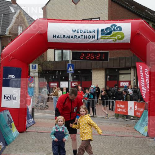 04.05.2025 - 8. Wedeler Halbmarathon Felixshl http://msf.ph/oto/7837130 04.05.2025 12:26:19 Ziel 891 meine-sportfotos.de