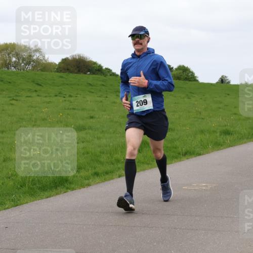 04.05.2025 - 8. Wedeler Halbmarathon Lena Gebhardt http://msf.ph/oto/7837159 04.05.2025 11:33:13 Laufen 209 meine-sportfotos.de