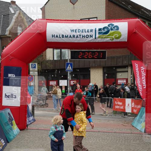 04.05.2025 - 8. Wedeler Halbmarathon Felixshl http://msf.ph/oto/7837160 04.05.2025 12:26:19 Ziel 891 meine-sportfotos.de