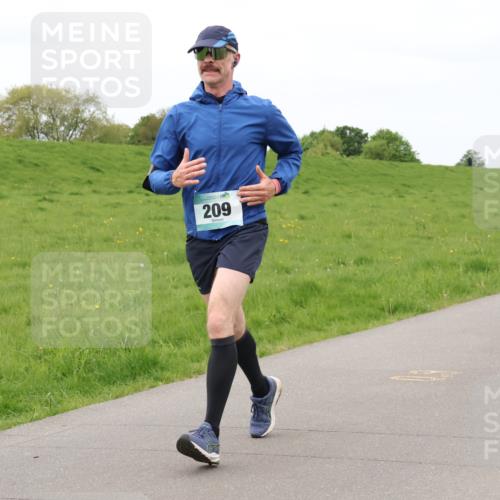 04.05.2025 - 8. Wedeler Halbmarathon Lena Gebhardt http://msf.ph/oto/7837164 04.05.2025 11:33:13 Laufen 209 meine-sportfotos.de