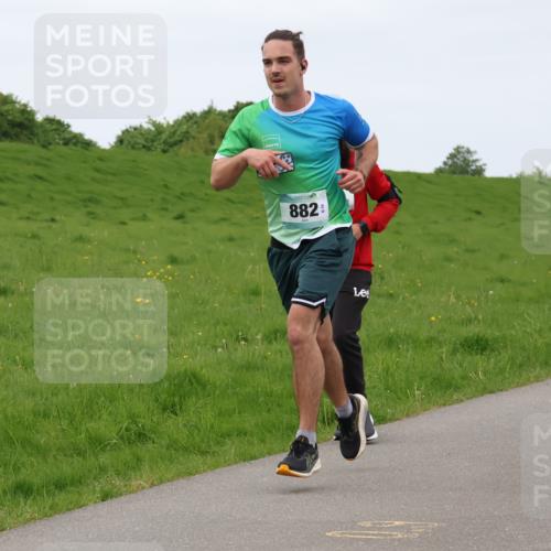 04.05.2025 - 8. Wedeler Halbmarathon Lena Gebhardt http://msf.ph/oto/7837216 04.05.2025 11:33:38 Laufen 882 meine-sportfotos.de