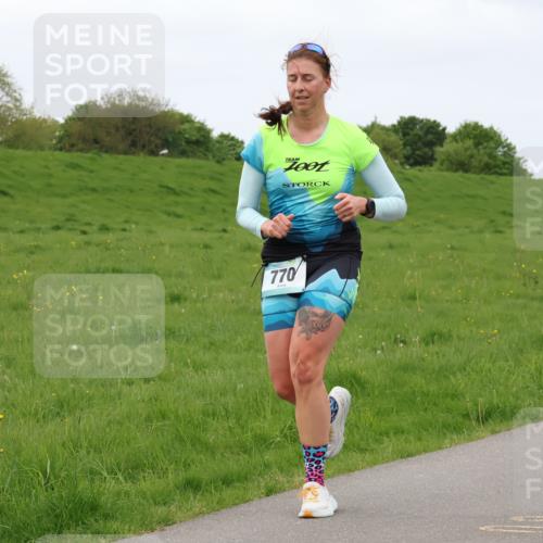 04.05.2025 - 8. Wedeler Halbmarathon Lena Gebhardt http://msf.ph/oto/7837285 04.05.2025 11:33:49 Laufen 770 meine-sportfotos.de