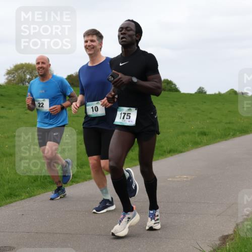 04.05.2025 - 8. Wedeler Halbmarathon Lena Gebhardt http://msf.ph/oto/7837335 04.05.2025 11:34:06 Laufen 22, 10, 175 meine-sportfotos.de