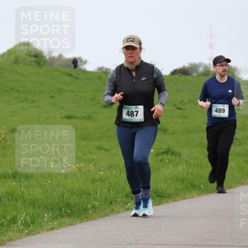 04.05.2025 - 8. Wedeler Halbmarathon Lena Gebhardt http://msf.ph/oto/7837343 04.05.2025 11:34:10 Laufen 49, 487, 489, 1003 meine-sportfotos.de