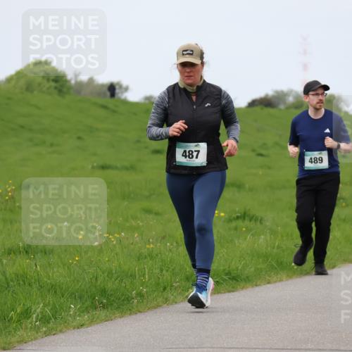 04.05.2025 - 8. Wedeler Halbmarathon Lena Gebhardt http://msf.ph/oto/7837347 04.05.2025 11:34:10 Laufen 487, 489, 1003 meine-sportfotos.de