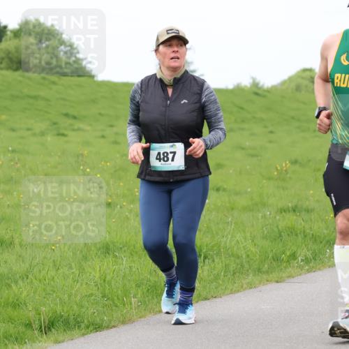 04.05.2025 - 8. Wedeler Halbmarathon Lena Gebhardt http://msf.ph/oto/7837372 04.05.2025 11:34:13 Laufen 487, 1003, 69, 9 meine-sportfotos.de