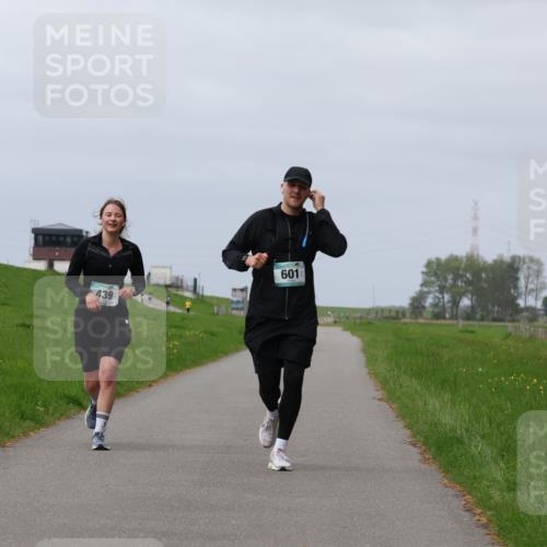 04.05.2025 - 8. Wedeler Halbmarathon Yannick Fuchs http://msf.ph/oto/7837382 04.05.2025 12:00:35 Laufen 439, 601 meine-sportfotos.de