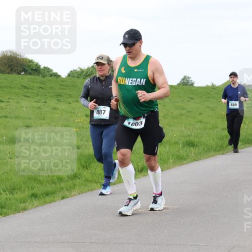 04.05.2025 - 8. Wedeler Halbmarathon Lena Gebhardt http://msf.ph/oto/7837388 04.05.2025 11:34:14 Laufen 487, 1003, 489, 490 meine-sportfotos.de