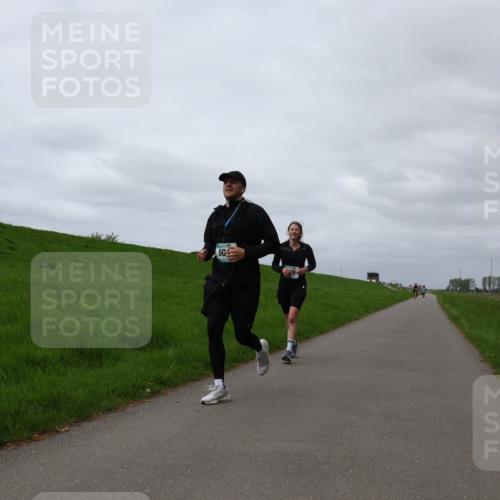 04.05.2025 - 8. Wedeler Halbmarathon Yannick Fuchs http://msf.ph/oto/7837411 04.05.2025 12:00:40 Laufen 60 meine-sportfotos.de
