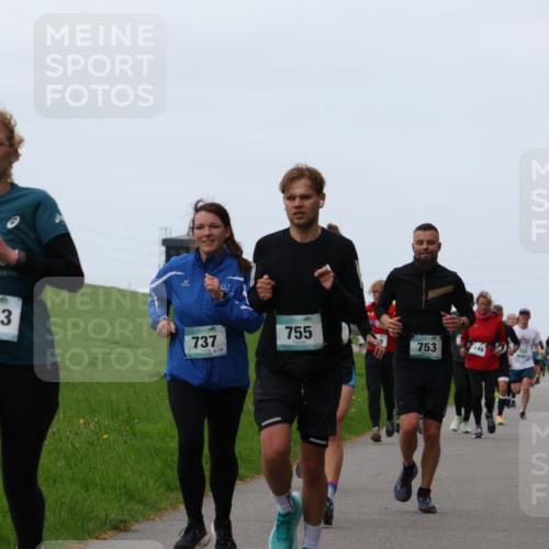 04.05.2025 - 8. Wedeler Halbmarathon Yannick Fuchs http://msf.ph/oto/7837420 04.05.2025 11:24:43 Laufen 1073, 737, 755, 753, 146 meine-sportfotos.de