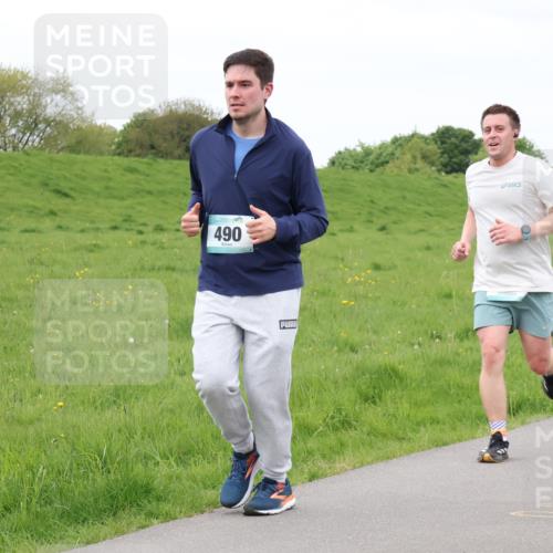 04.05.2025 - 8. Wedeler Halbmarathon Lena Gebhardt http://msf.ph/oto/7837422 04.05.2025 11:34:20 Laufen 490 meine-sportfotos.de