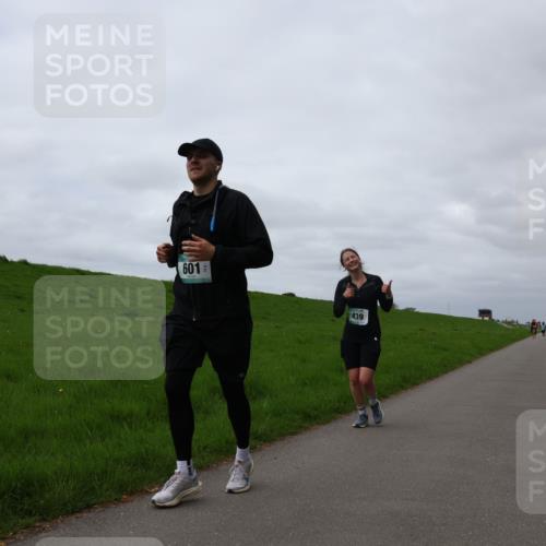 04.05.2025 - 8. Wedeler Halbmarathon Yannick Fuchs http://msf.ph/oto/7837423 04.05.2025 12:00:40 Laufen 601, 439 meine-sportfotos.de