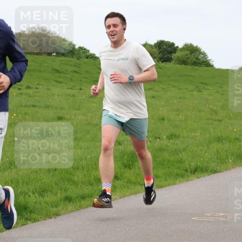 04.05.2025 - 8. Wedeler Halbmarathon Lena Gebhardt http://msf.ph/oto/7837428 04.05.2025 11:34:20 Laufen 490 meine-sportfotos.de